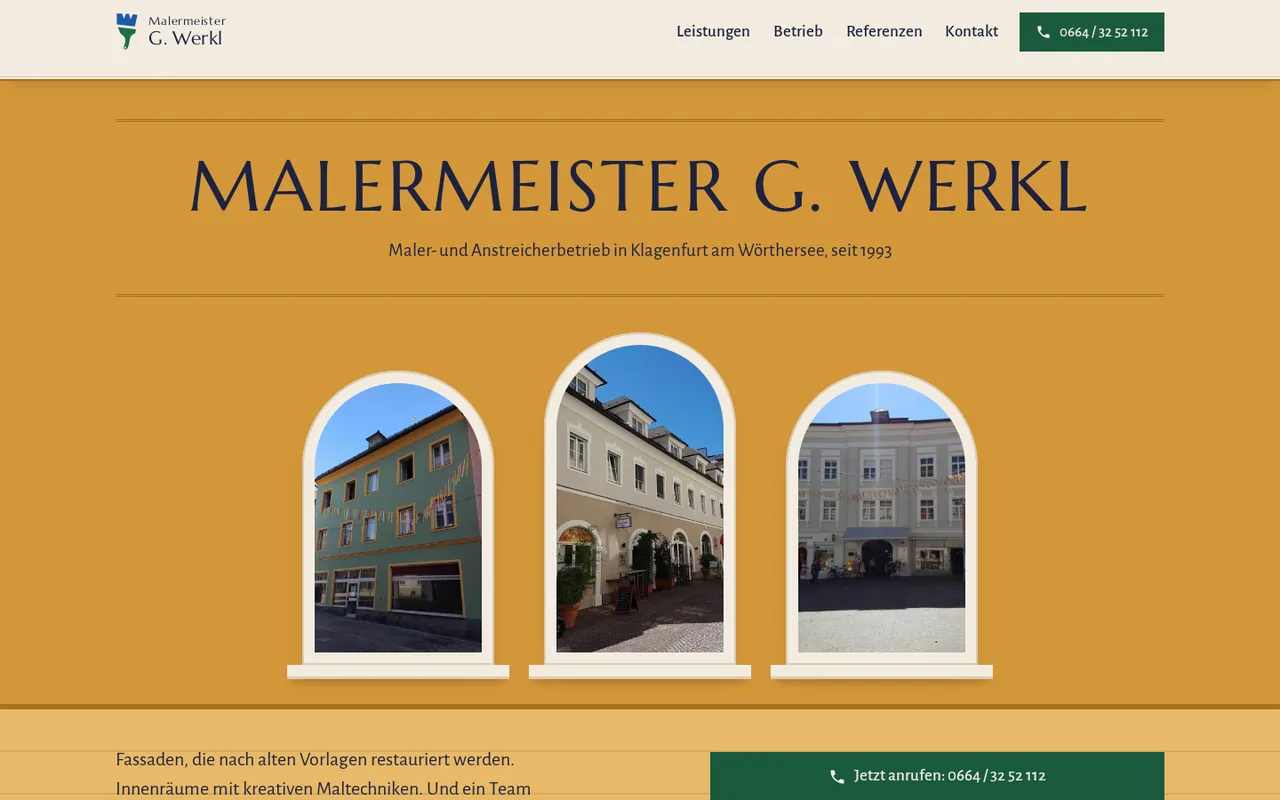 Vorschau Entwurf 1: ockerfarbene Fassade mit drei Rundbogenfenstern voller Projektfotos
