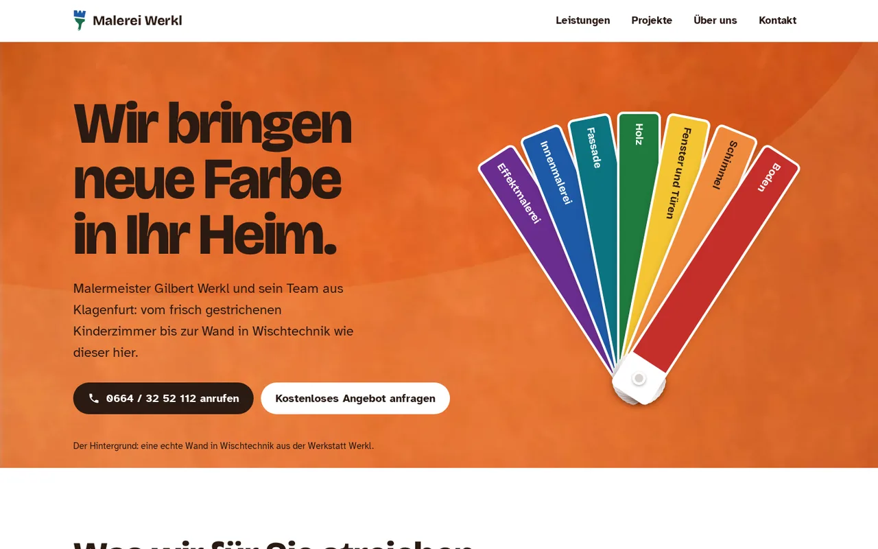 Vorschau Entwurf 2: orange Wischtechnik-Wand mit aufgefächerter Farbkarte